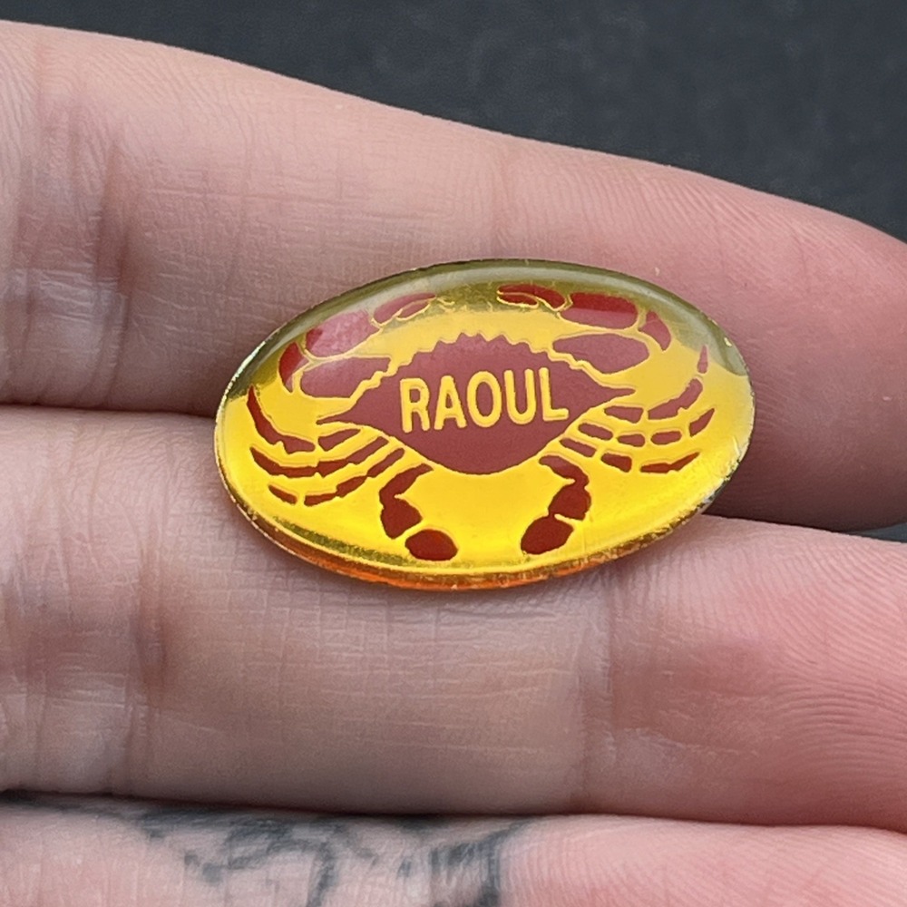 Raoul Crab Crustacean Gold Tone Lapel Hat Pin